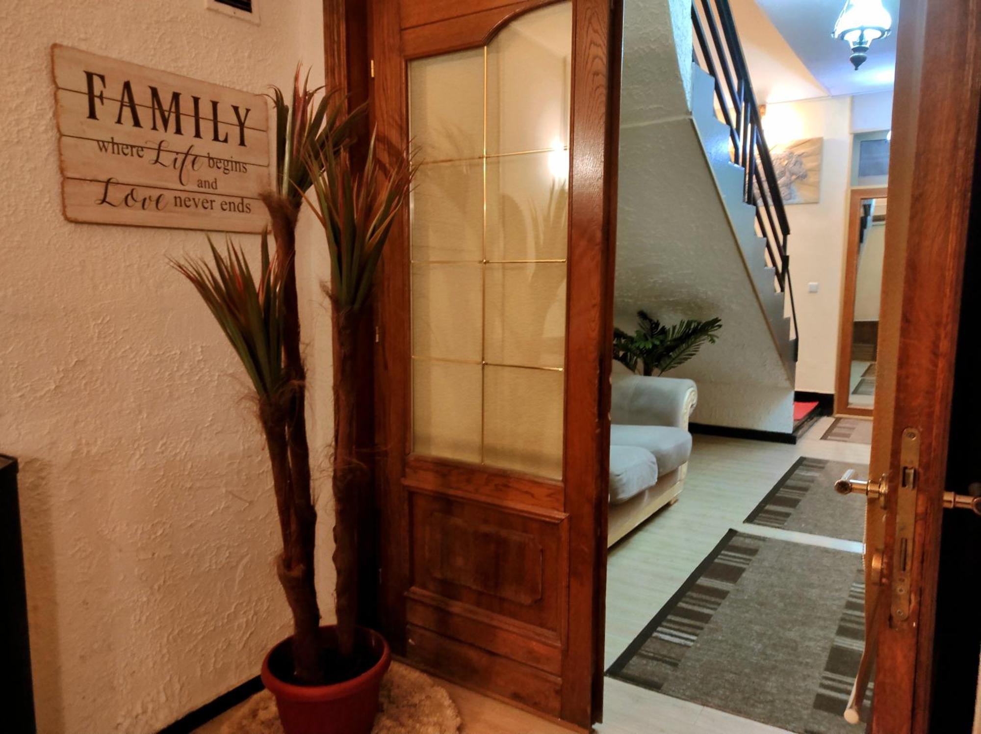 Urban Boutique Hotel Пристина Екстериор снимка