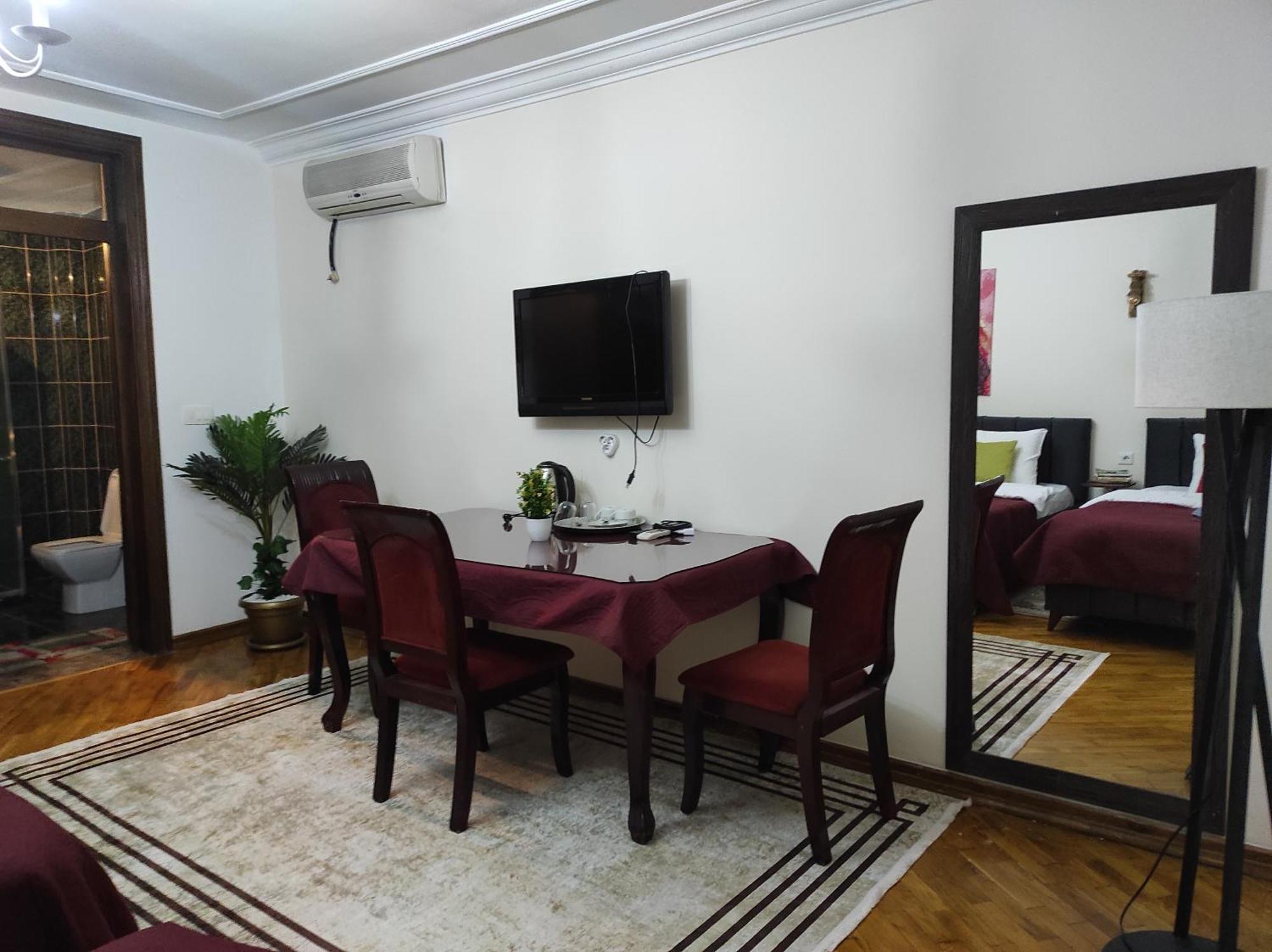 Urban Boutique Hotel Пристина Екстериор снимка